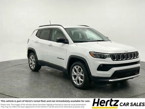 Used 2025 Jeep Compass Latitude AWD/4WD image 1