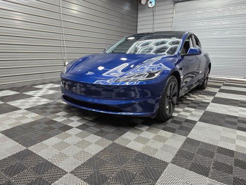 Used 2024 Tesla Model 3 Long Range AWD/4WD image 41