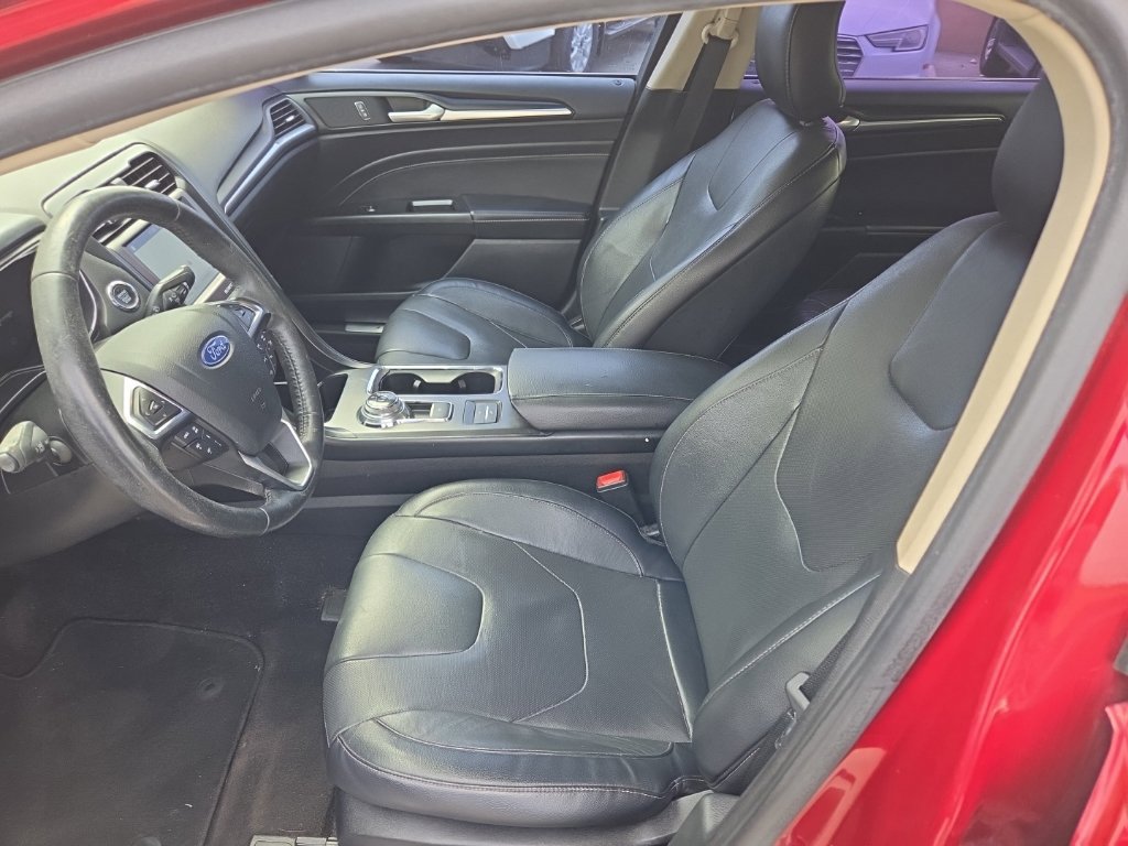 Used 2019 Ford Fusion Energi Titanium FWD image 10
