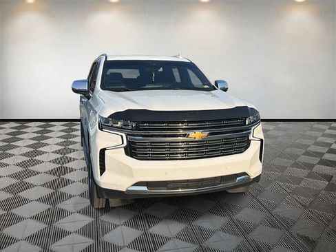 Used 2023 Chevrolet Suburban Premier RWD image 2