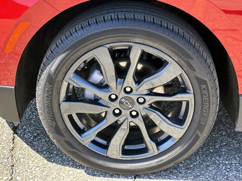 Used 2023 Chevrolet Equinox RS w/ LPO, Floor Liner Package image 8