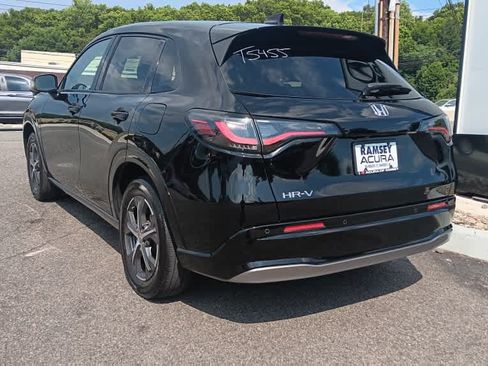 Used 2023 Honda HR-V EX-L image 3