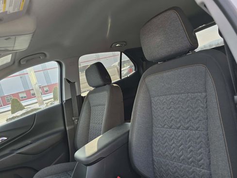 Used 2022 Chevrolet Equinox LT image 12