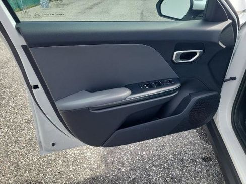 Used 2025 Kia K4 FWD image 19