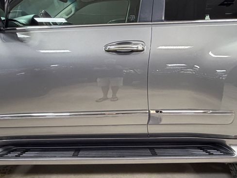 Used 2014 Lexus GX 460 w/ Premium Package AWD/4WD image 17