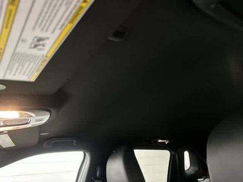 Used 2025 Jeep Compass Limited image 27