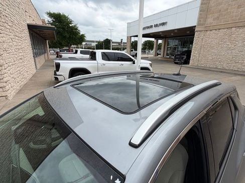 Used 2023 Buick Encore GX Essence w/ Experience Buick Package image 4