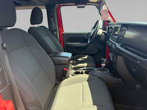 Used 2019 Jeep Wrangler Sport AWD/4WD image 16