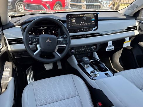 New 2026 Mitsubishi Outlander SEL FWD image 7