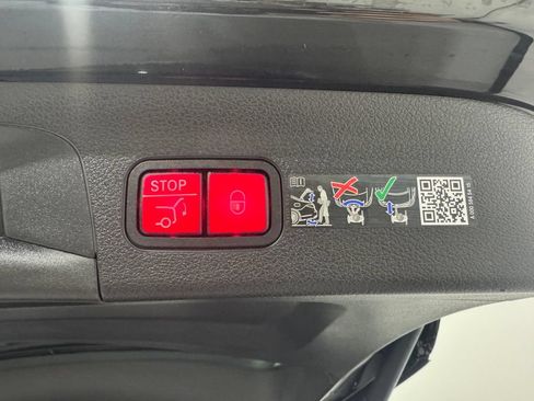Used 2026 Mercedes-Benz GLS 450 4MATIC image 40