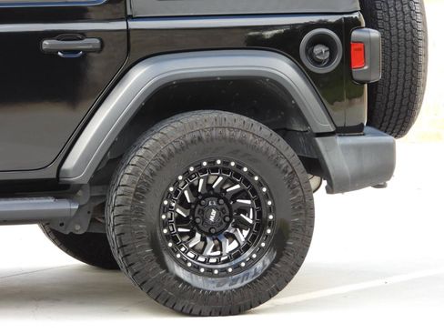 Used 2019 Jeep Wrangler Unlimited Sport S AWD/4WD image 24