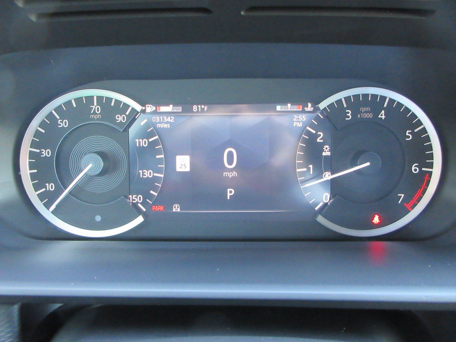 Used 2023 Land Rover Discovery Metropolitan Edition AWD/4WD image 38