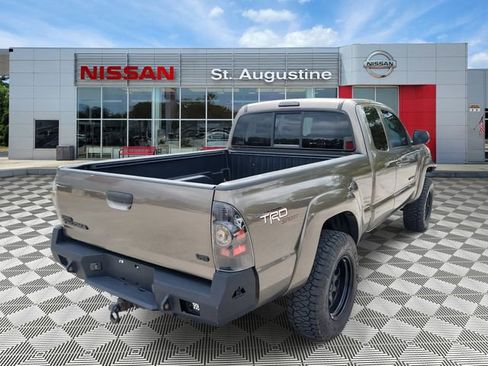 Used 2013 Toyota Tacoma 4x4 Access Cab V6 w/ TRD Sport Pkg image 2