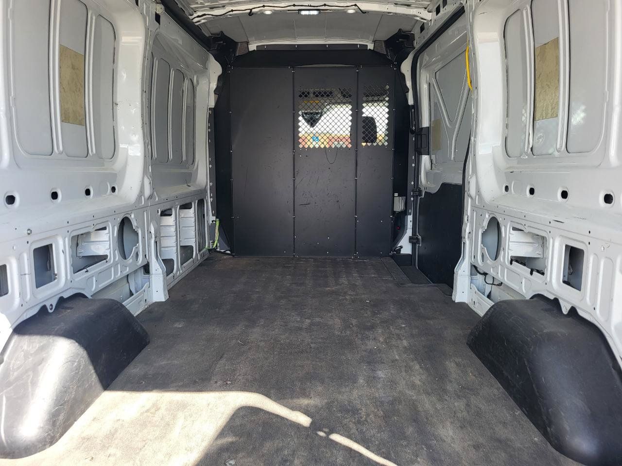 Used 2016 Ford Transit 150 148 Medium Roof RWD image 31