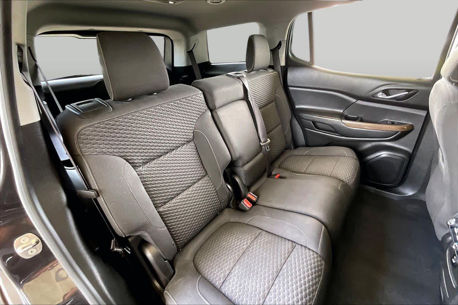 Used 2017 GMC Acadia SLE FWD image 17