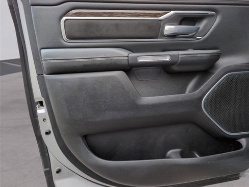 Used 2019 RAM 1500 Laramie image 30