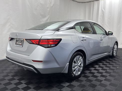 Used 2021 Nissan Sentra S image 11