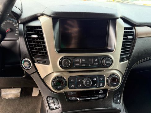Used 2018 GMC Yukon XL Denali w/ Denali Ultimate Package AWD/4WD image 11