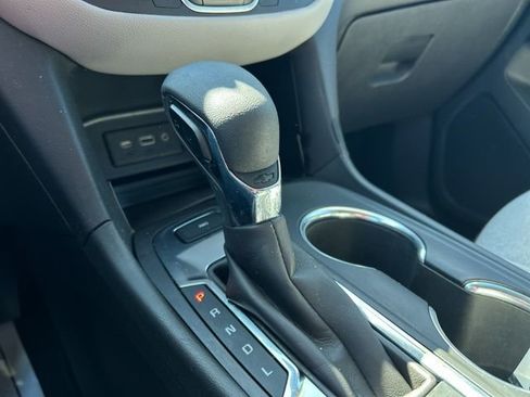 Used 2023 Chevrolet Equinox LS image 43