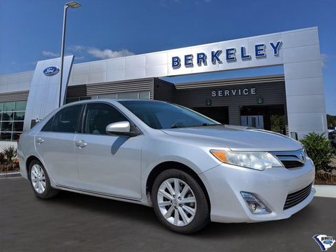 Used 2014 Toyota Camry XLE FWD image 1