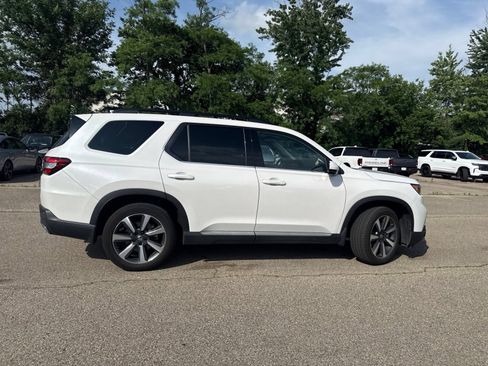 Used 2025 Honda Pilot Elite image 26