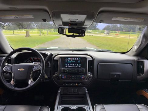 Used 2017 Chevrolet Silverado 1500 High Country AWD/4WD image 13