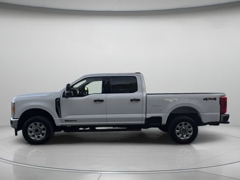 Used 2024 Ford F250 XLT image 5