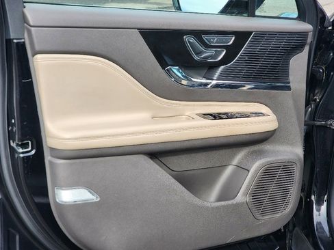 Used 2022 Lincoln Corsair Standard w/ Equipment Group 101A image 19