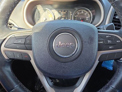 Used 2016 Jeep Cherokee Latitude image 27