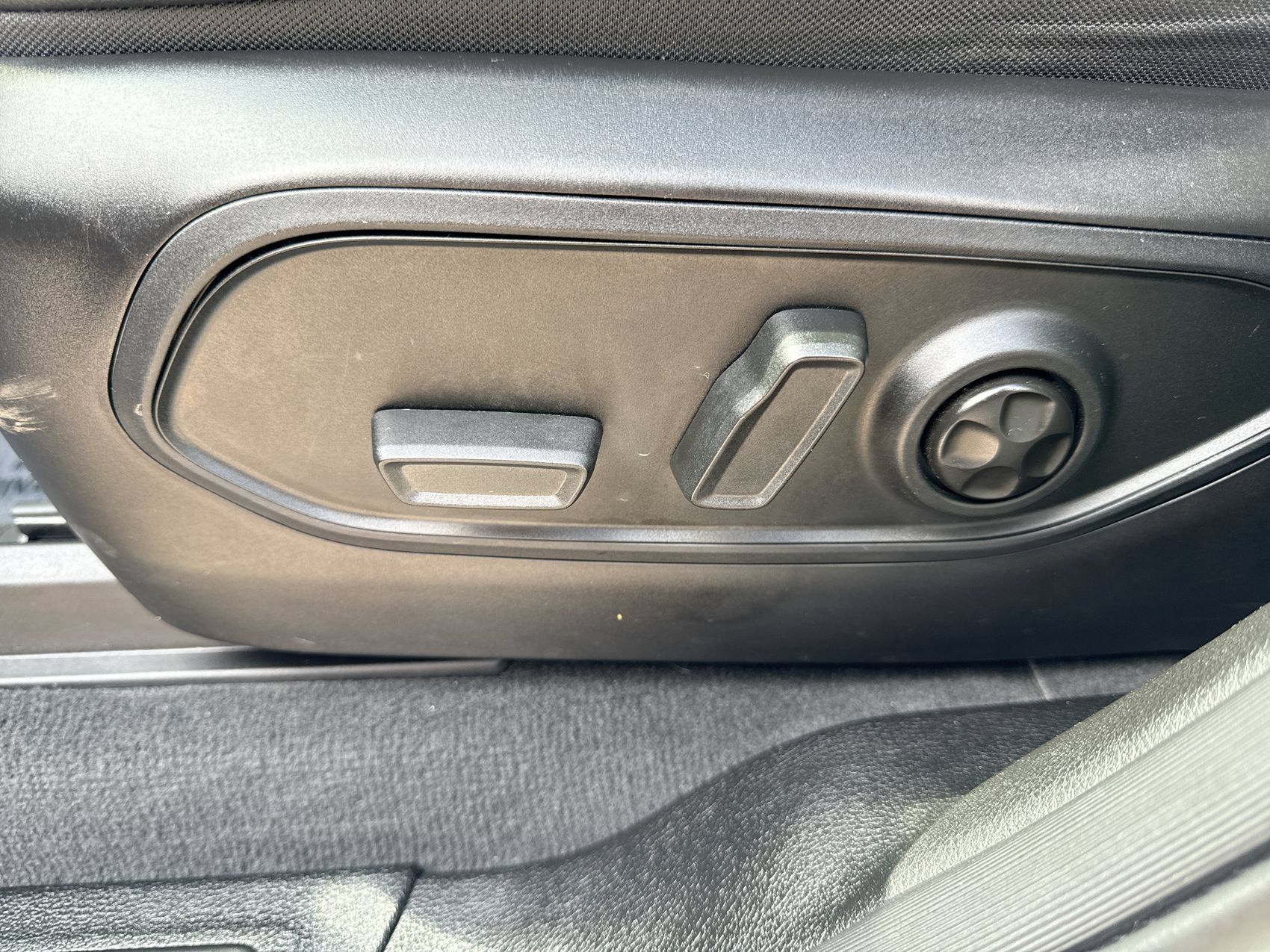 Used 2022 Jeep Grand Cherokee Limited RWD image 12
