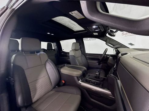 Used 2025 Chevrolet Silverado 1500 ZR2 w/ Technology Package image 32