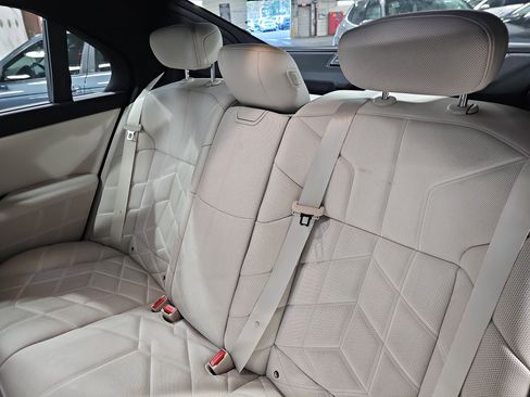 Certified 2025 BMW 750e xDrive image 16