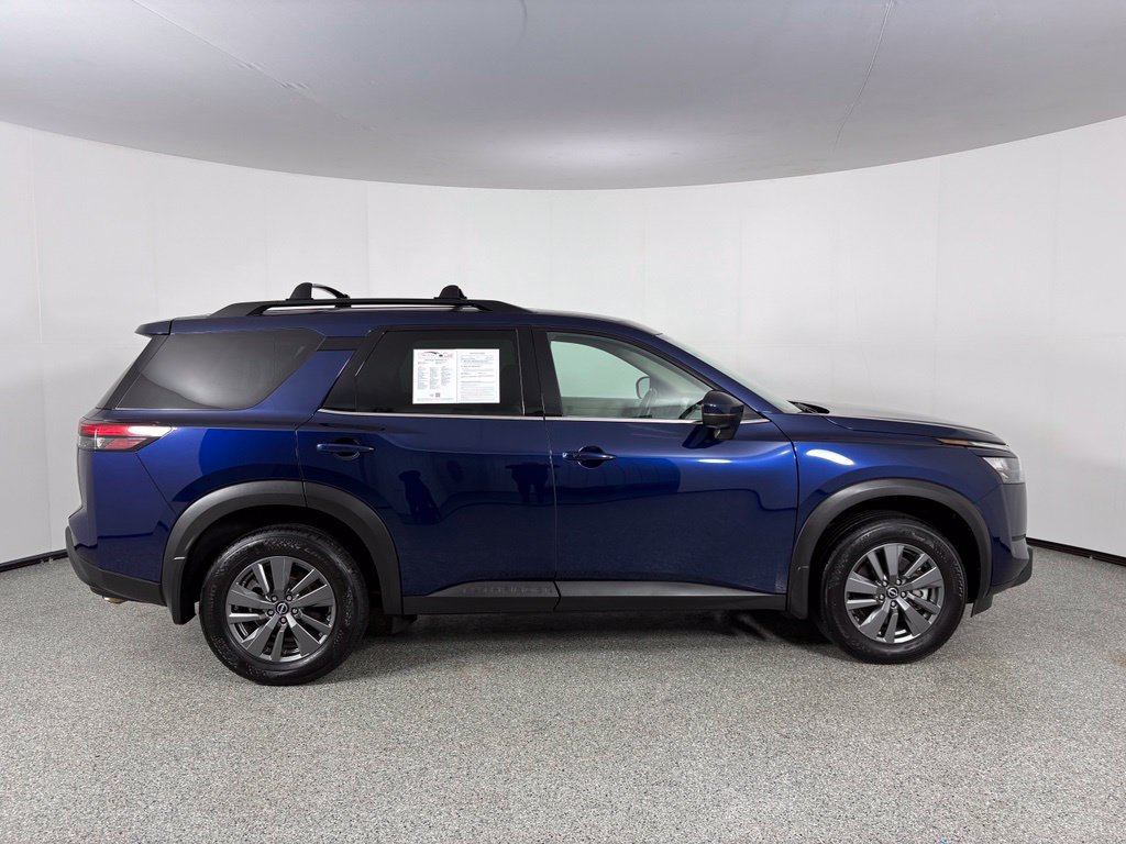 Used 2025 Nissan Pathfinder SV w/ Black Appearance Package AWD/4WD image 8
