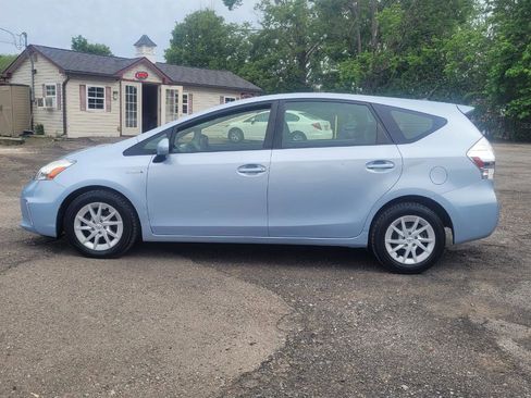 Used 2014 Toyota Prius V Three FWD image 5