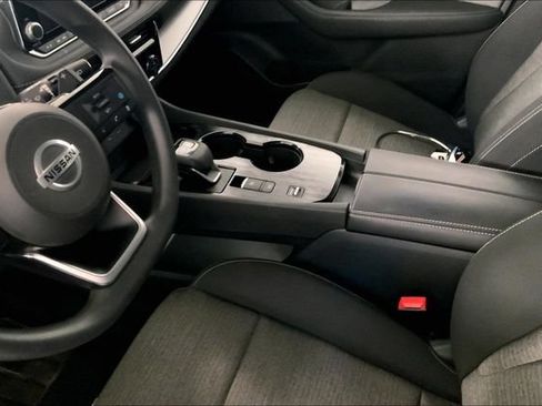 Used 2021 Nissan Rogue SV FWD image 8