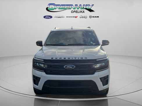 Used 2024 Ford Expedition Limited RWD image 2