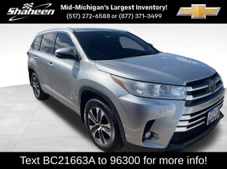 Used 2017 Toyota Highlander XLE video 1