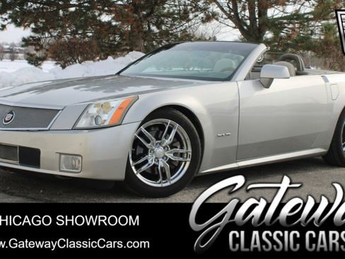 Used 2005 Cadillac XLR image 1
