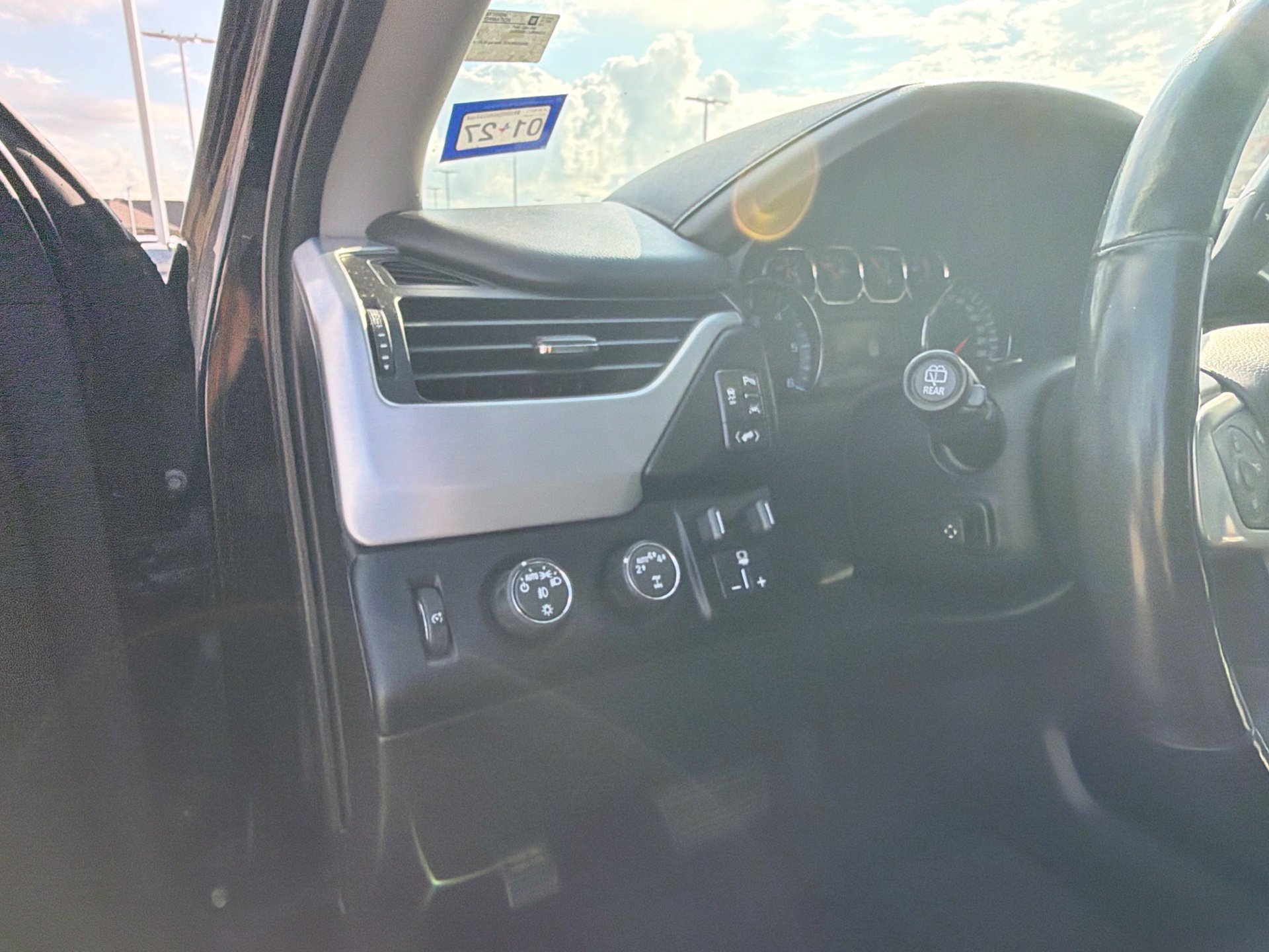 Used 2018 GMC Yukon XL SLT w/ Premium Edition AWD/4WD image 15