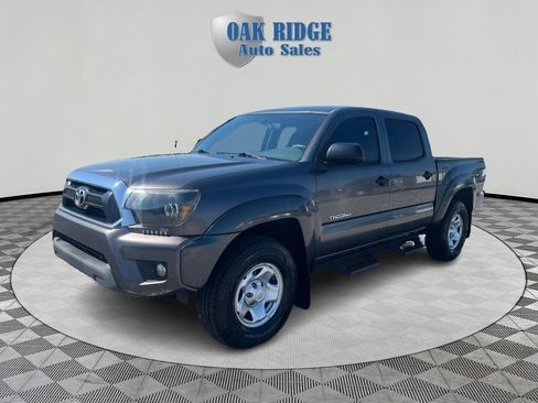 Used 2015 Toyota Tacoma 4x4 Double Cab w/ SR5 Package image 1