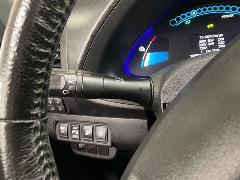 Used 2013 Nissan Leaf SL image 25