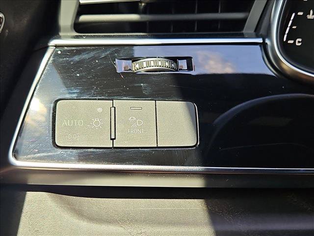 Used 2023 Audi Q8 Premium AWD/4WD image 16