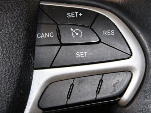 Used 2016 Jeep Cherokee Limited AWD/4WD image 25