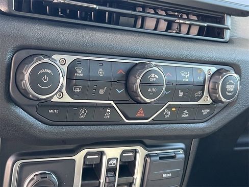 New 2025 Jeep Gladiator Willys image 20