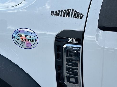 New 2025 Ford F550 4x4 Supercab Super Duty image 17