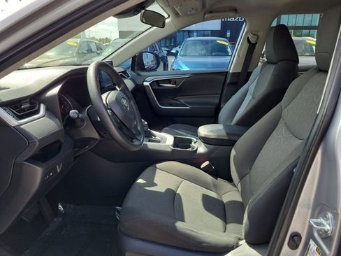Used 2021 Toyota RAV4 XLE image 16