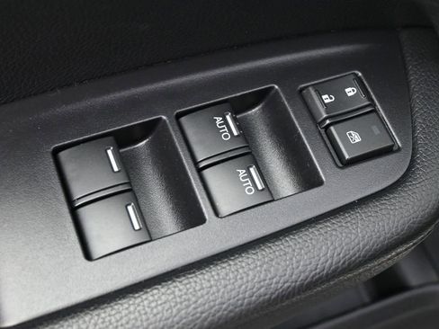 Used 2019 Honda Pilot Elite image 3