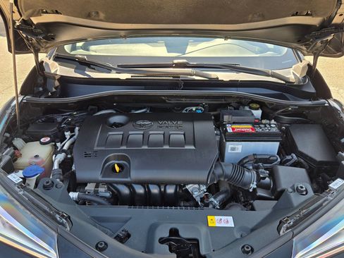 Used 2018 Toyota C-HR XLE FWD image 33