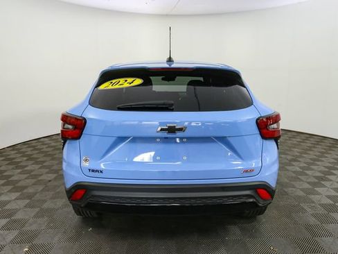Used 2024 Chevrolet Trax RS FWD image 8