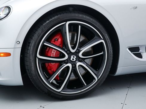 Used 2022 Bentley Continental GT V8 AWD/4WD image 12